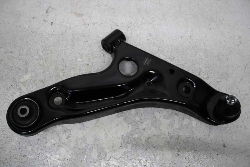 TRIANGLE AVANT DROIT NISSAN / SUZUKI - Vue 1